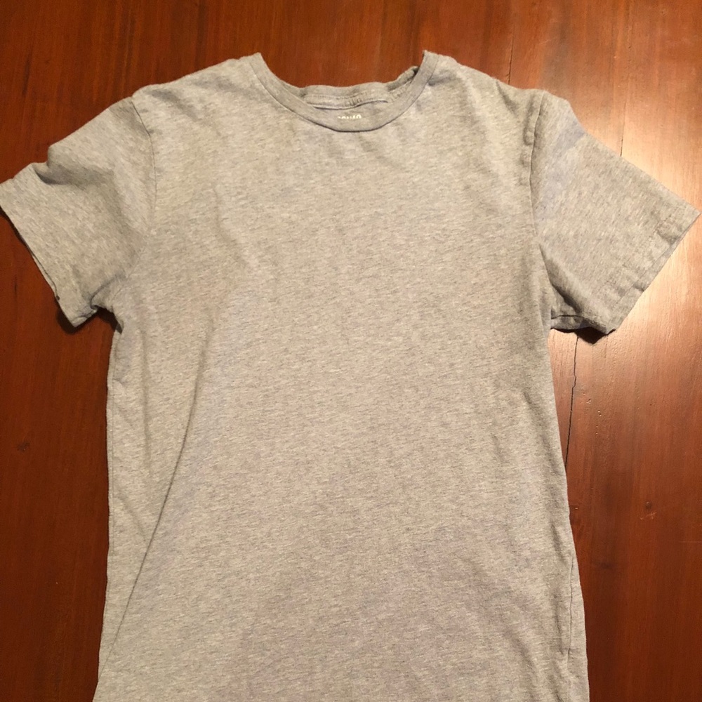 Gray T